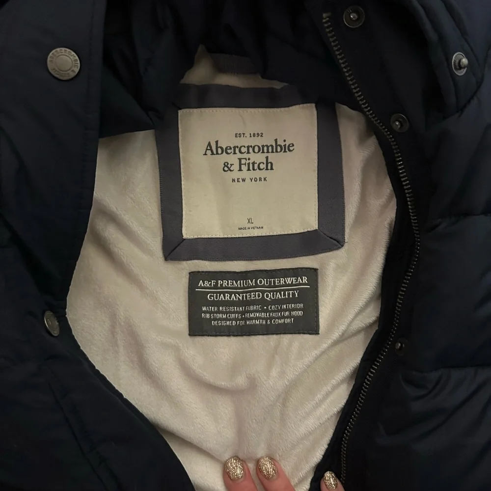I never wore it and North Carolina doesn’t allow it to get use. - Picture 2 of 2